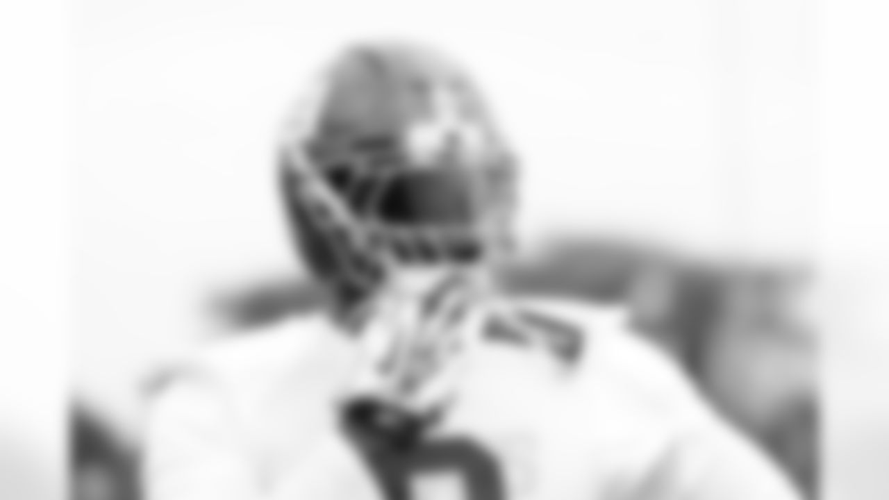 OLB Brian Burns (0)