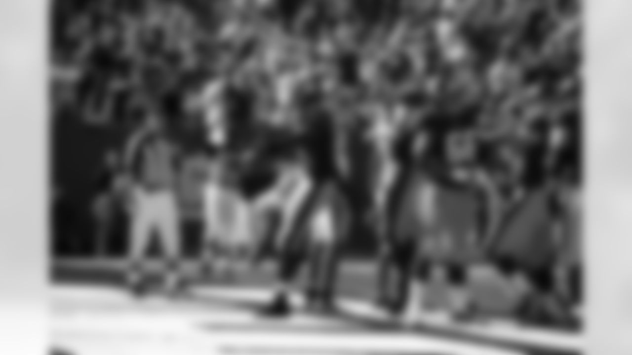 New York Giants running back Brandon Jacobs (27) reacts after scoring a touchdown during the first quarter of an NFL football game between the Detroit Lions and the New York Giants at New Meadowlands Stadium Sunday, Oct. 17, 2010, in East Rutherford, N.J. (AP Photo/Seth Wenig)