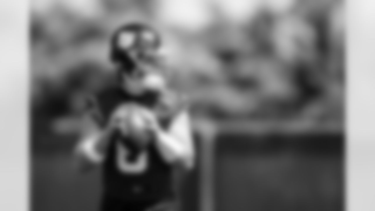 QB Jaxson Dart (6)