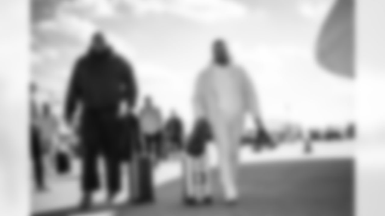 DL Dexter Lawrence II (97), QB Russell Wilson (3)