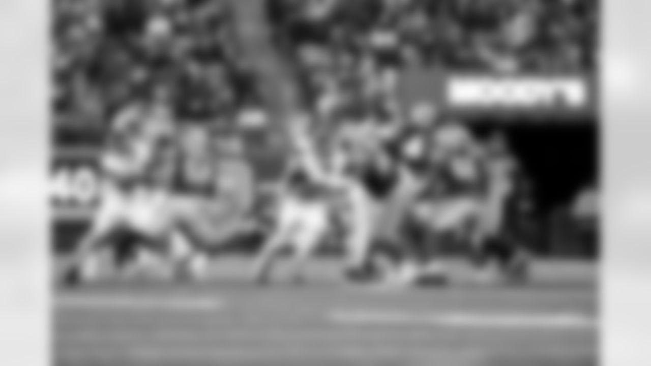 RB Tyrone Tracy Jr. (29)