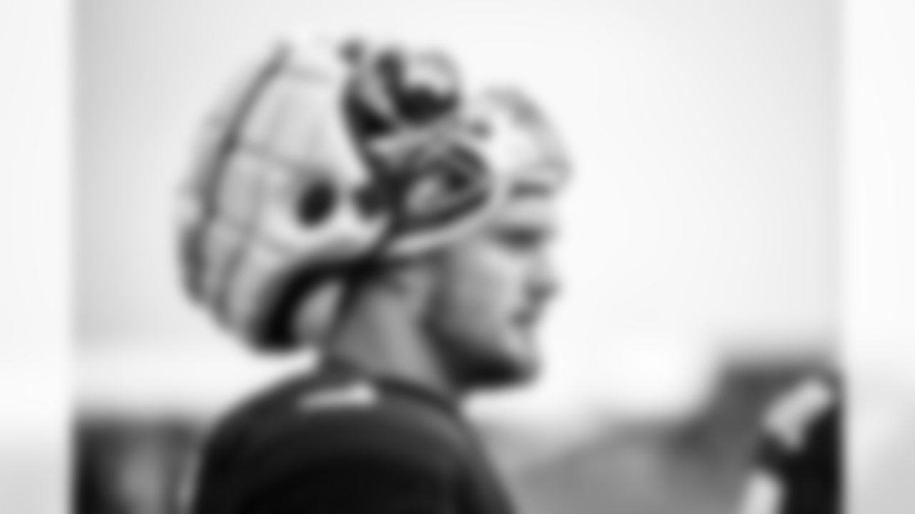 TE Daniel Bellinger (82)