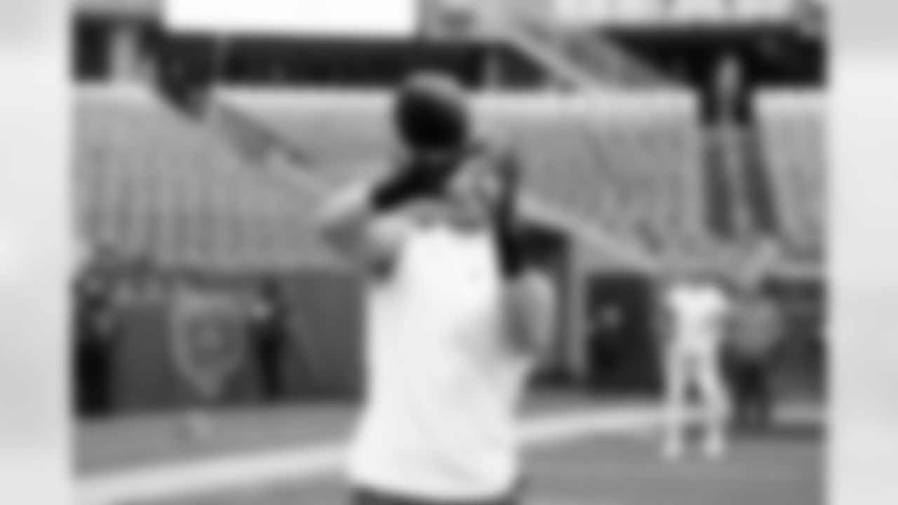 TE Daniel Bellinger (82)