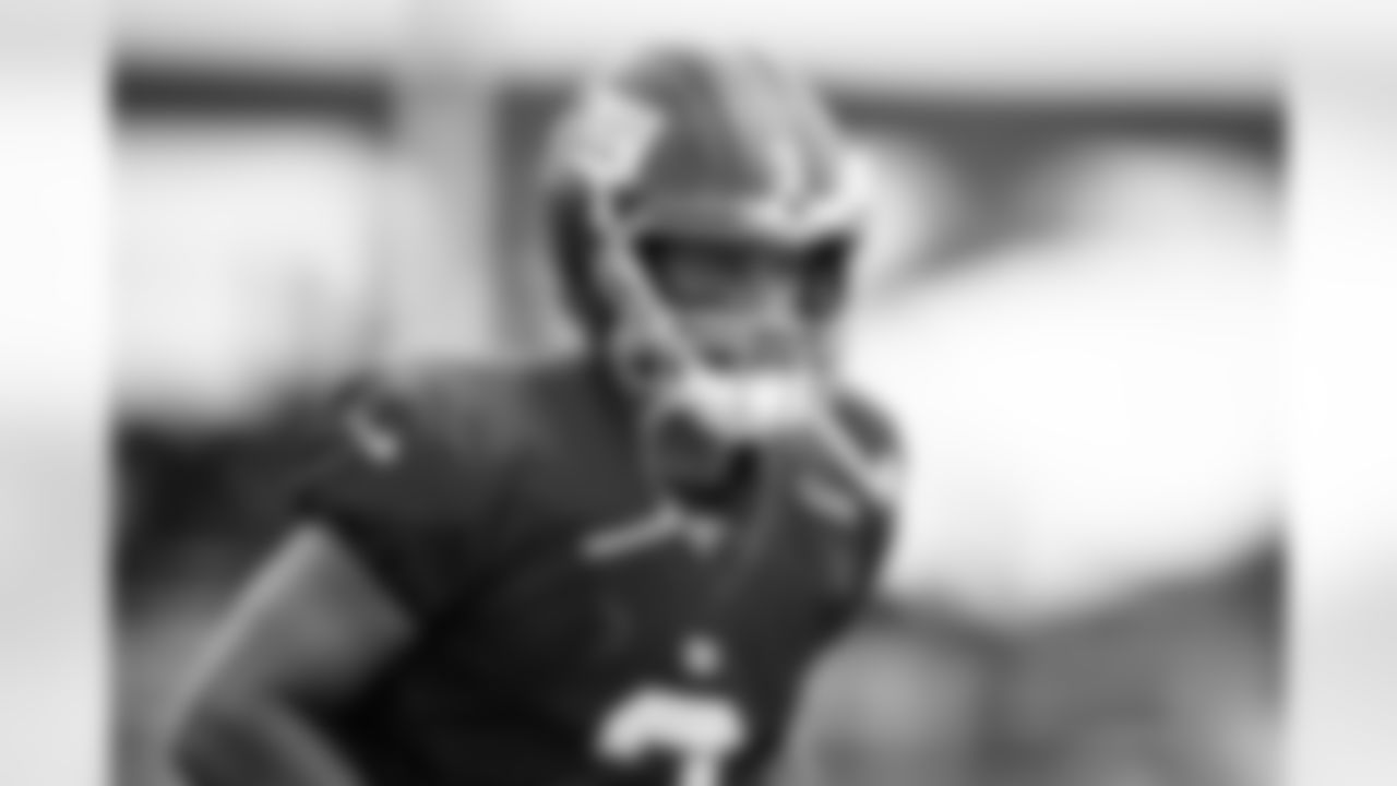 QB Russell Wilson (3)