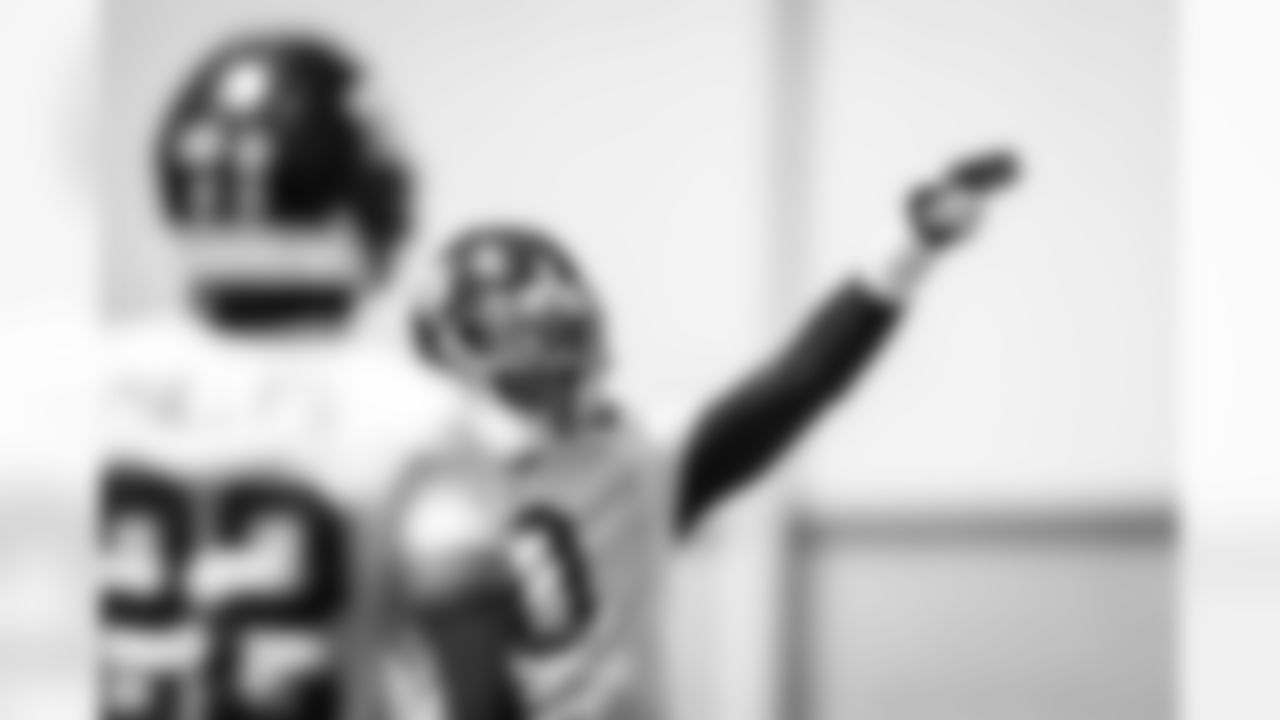 OLB Brian Burns (0)