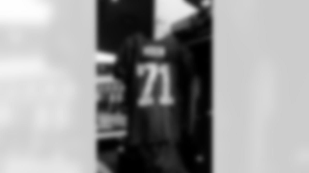 OL Marcus Mbow (71)
