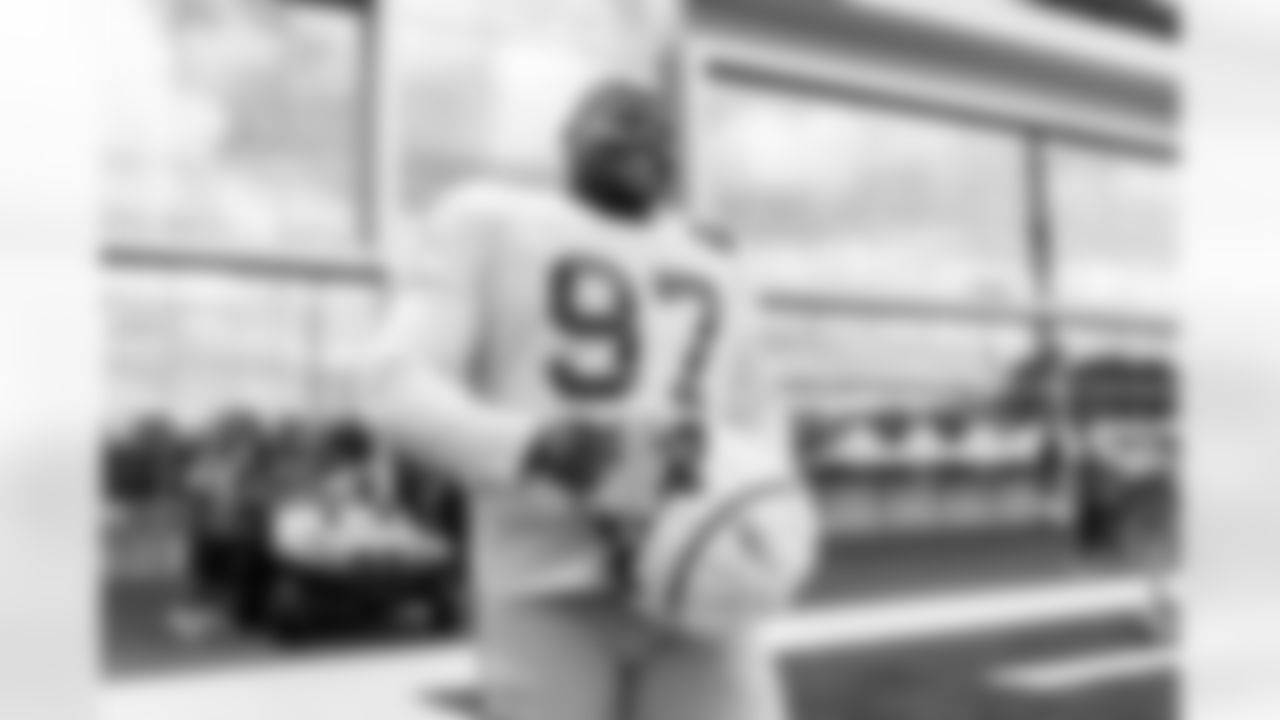 DL Dexter Lawrence II (97)