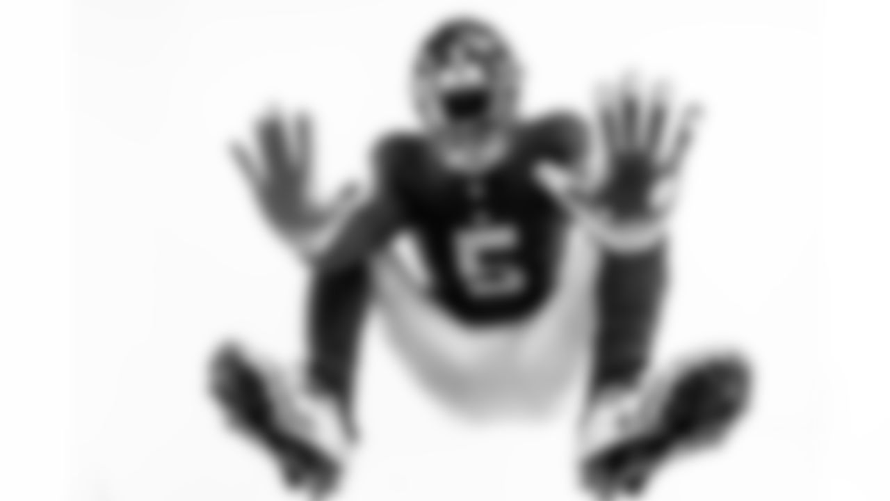 OLB Kayvon Thibodeaux (5)