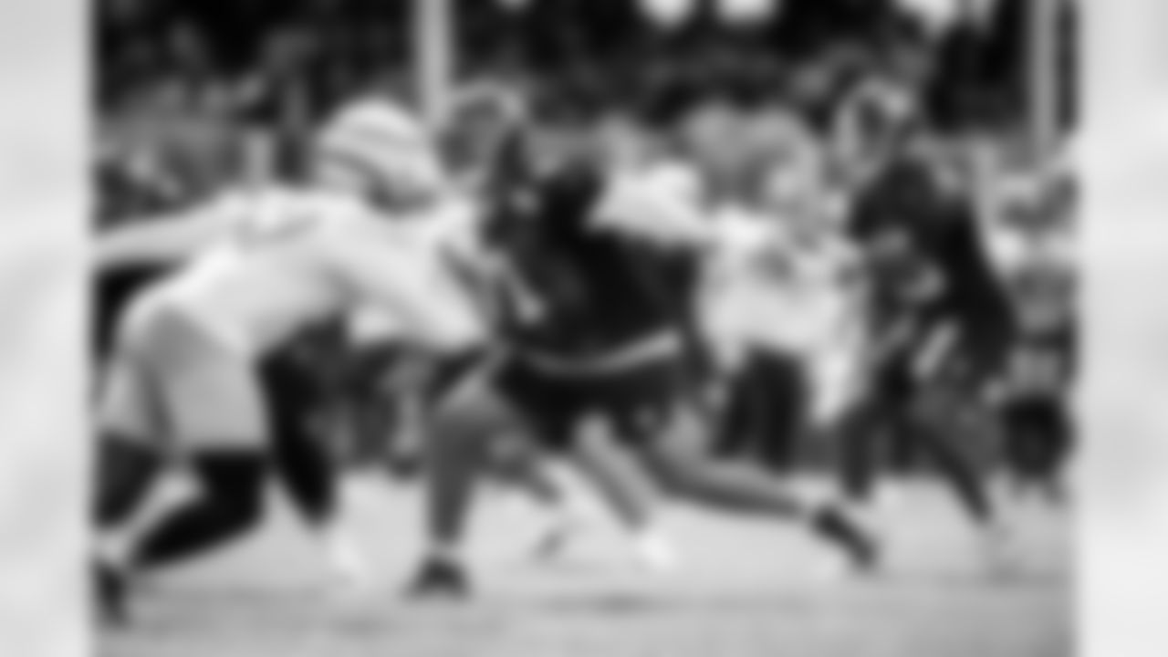 OL Marcus Mbow (71)