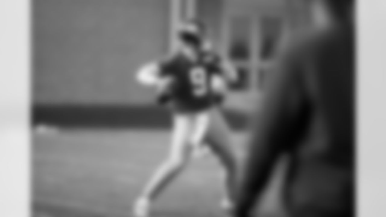S/ILQB Matt Barkley (9)