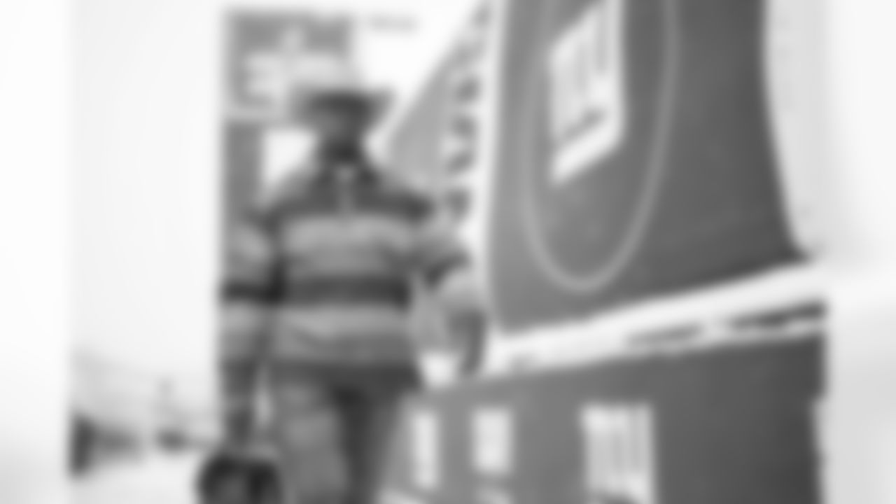 DL Roy Robertson-Harris (95)