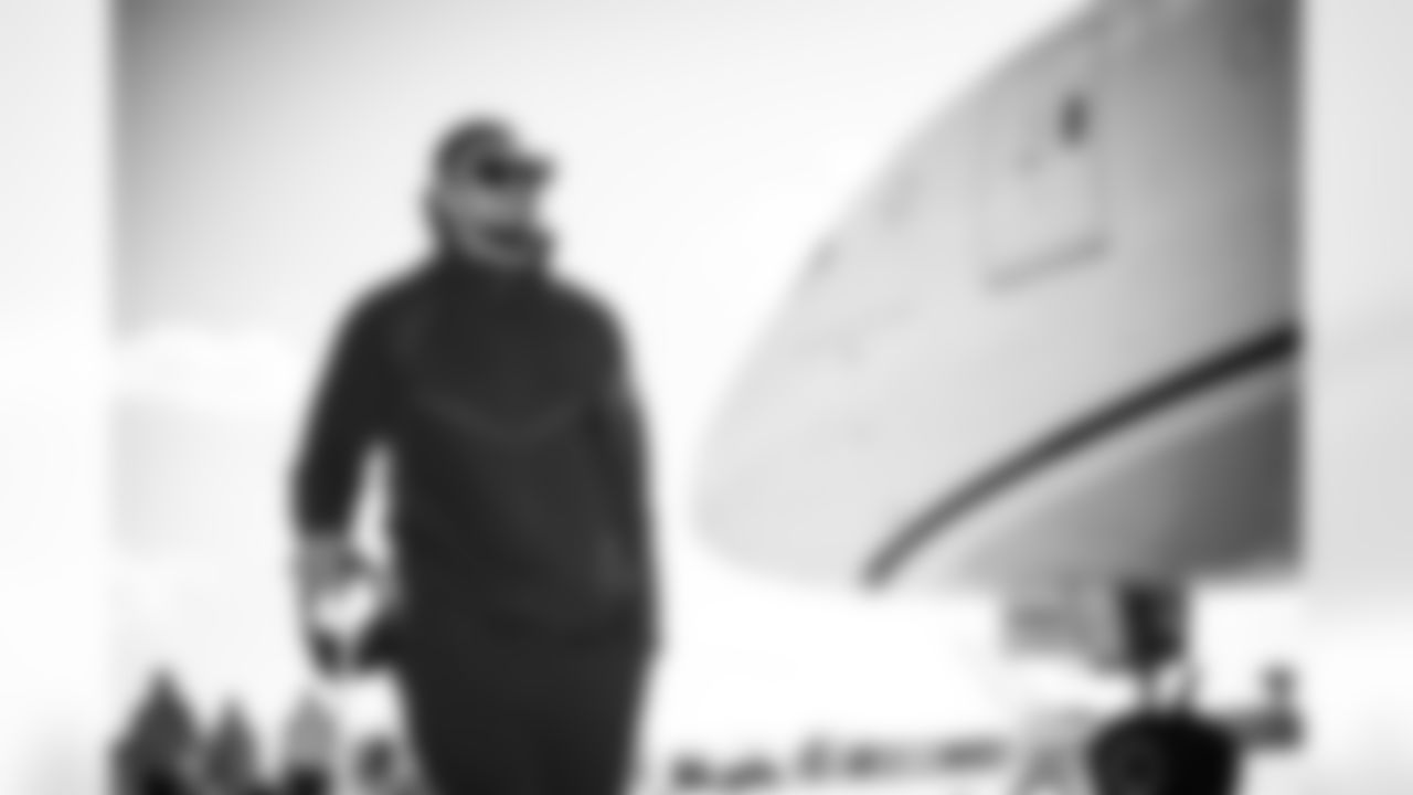 OLB Zaire Barnes (46)