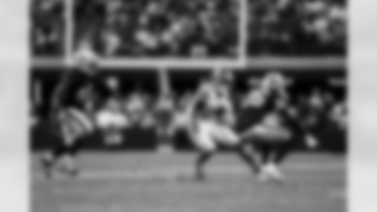 RB Tyrone Tracy Jr. (29)