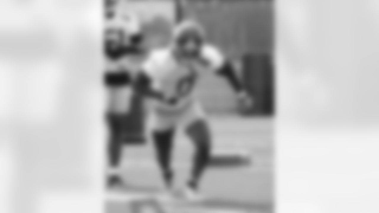 OLB Brian Burns (0)