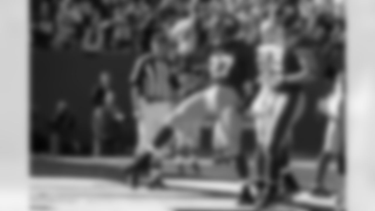 New York Giants running back Brandon Jacobs (27) reacts after scoring a touchdown during the first quarter of an NFL football game between the Detroit Lions and the New York Giants at New Meadowlands Stadium Sunday, Oct. 17, 2010, in East Rutherford, N.J. (AP Photo/Seth Wenig)