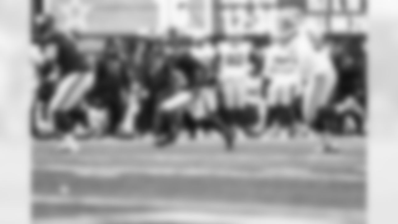 RB Tyrone Tracy Jr. (29)