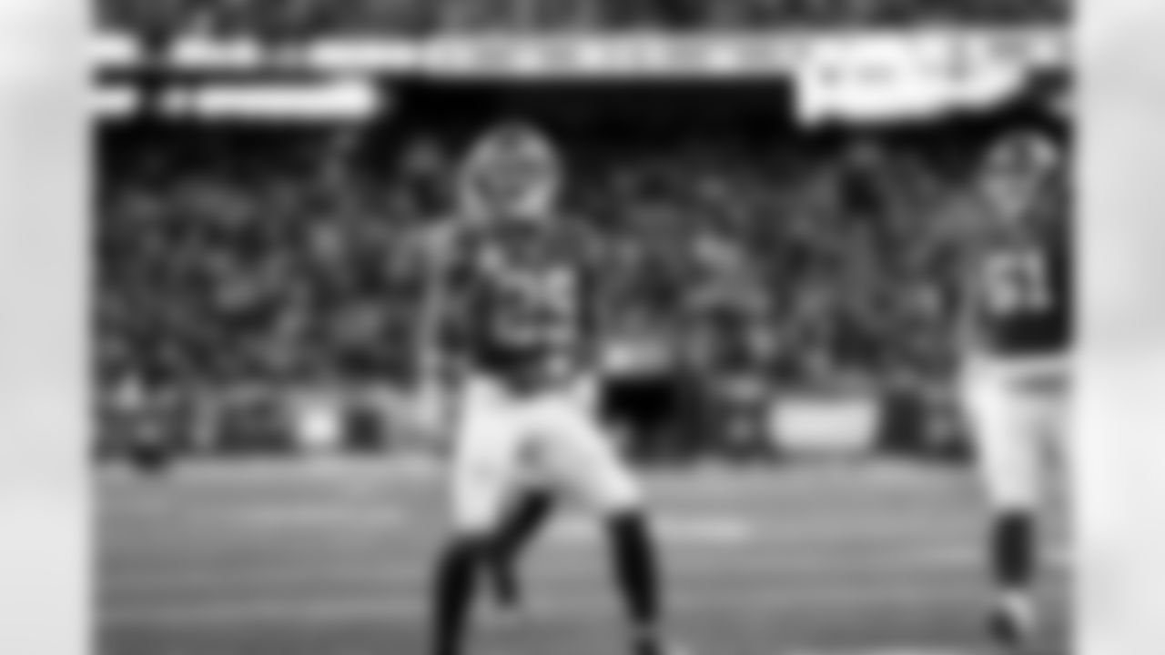 RB Tyrone Tracy Jr. (29)