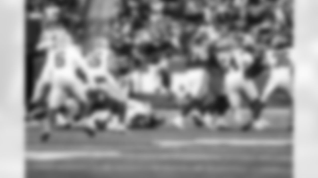 RB Tyrone Tracy Jr. (29)