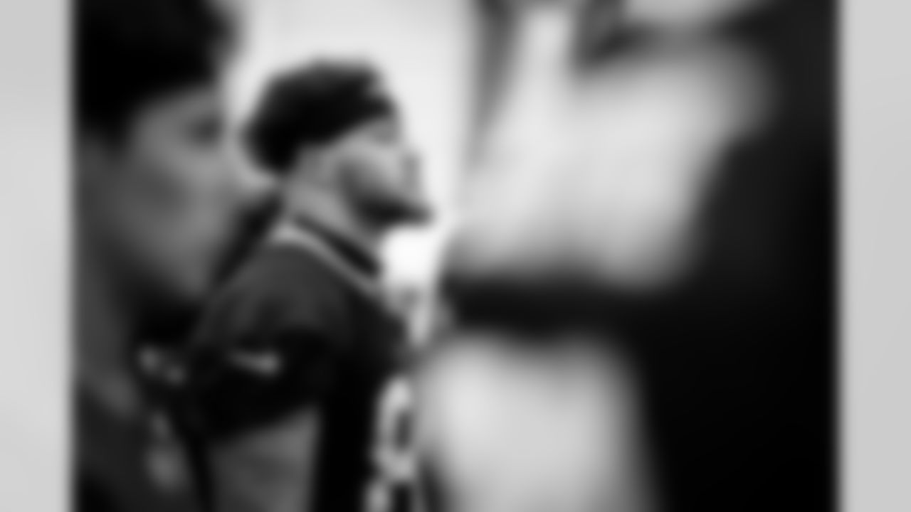 TE Theo Johnson (84)