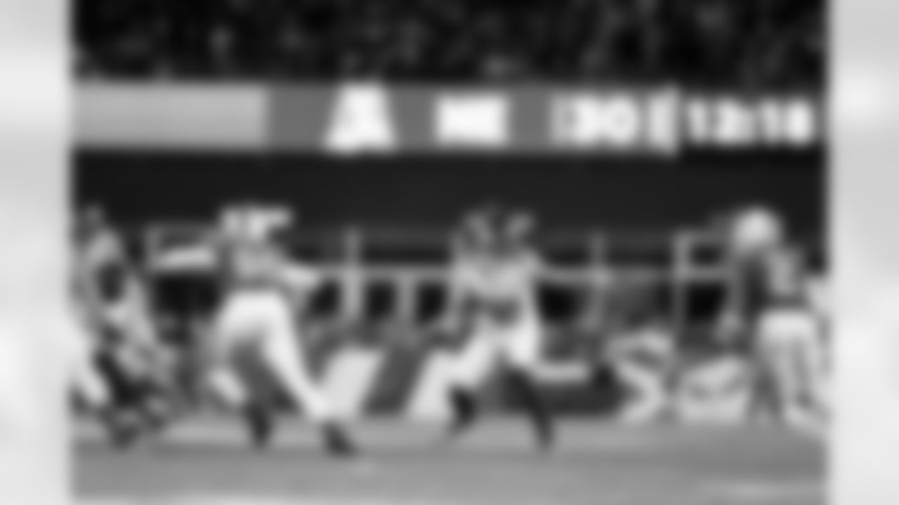 TE Daniel Bellinger (82)