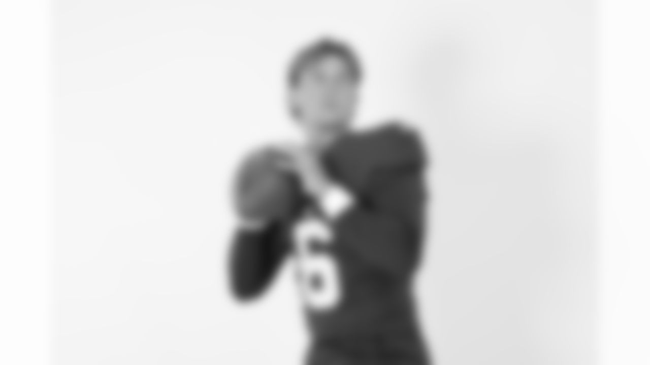 New York Giants quarterback Jaxson Dart (6) poses for a portrait during the NFLPA Rookie Premiere on Saturday, May 17, 2025 in Thousand Oaks, Calif. (Ben Liebenberg/NFL)