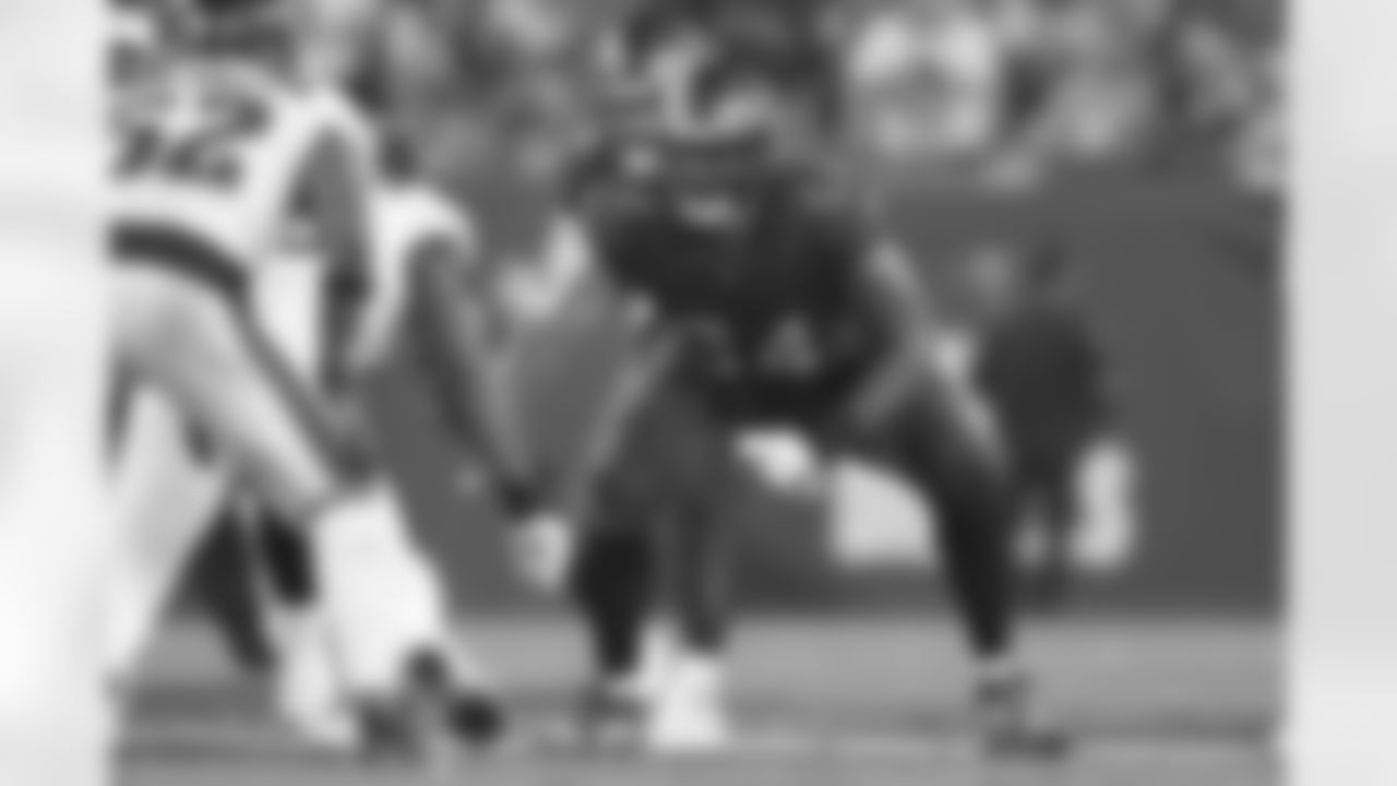 OL Aaron Stinnie - Unrestricted Free Agent Signing (March 18)