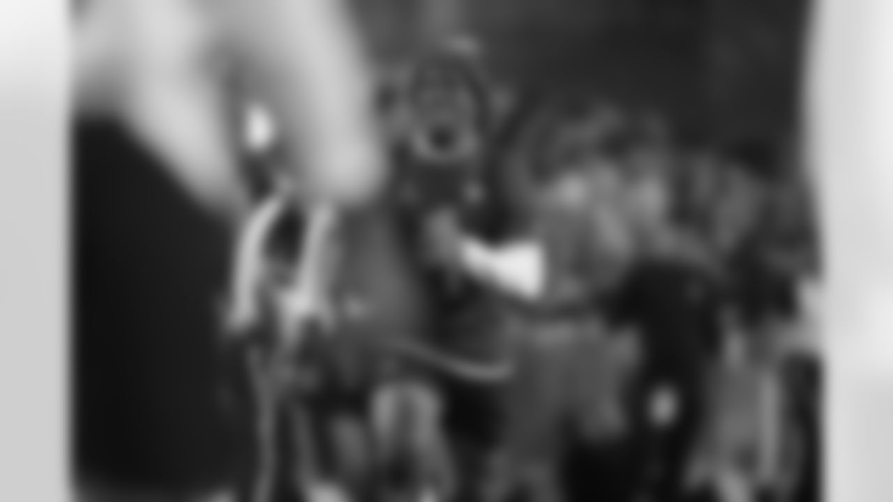 NFC wide receiver Malik Nabers (1) of the New York Giants competes in Relay Race during the Skills Competition, Thursday, Jan. 30, 2025, in Orlando, Fla. (Perry Knotts via AP)