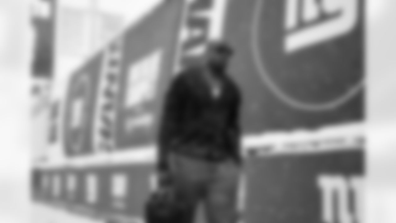 TE Chris Manhertz (85)