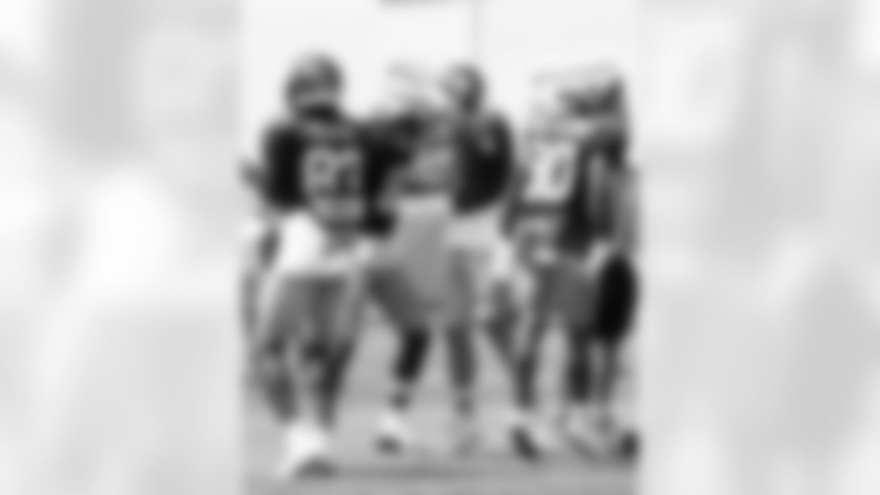 QB Jaxson Dart (6),WR Lil'Jordan Humphrey (81)
