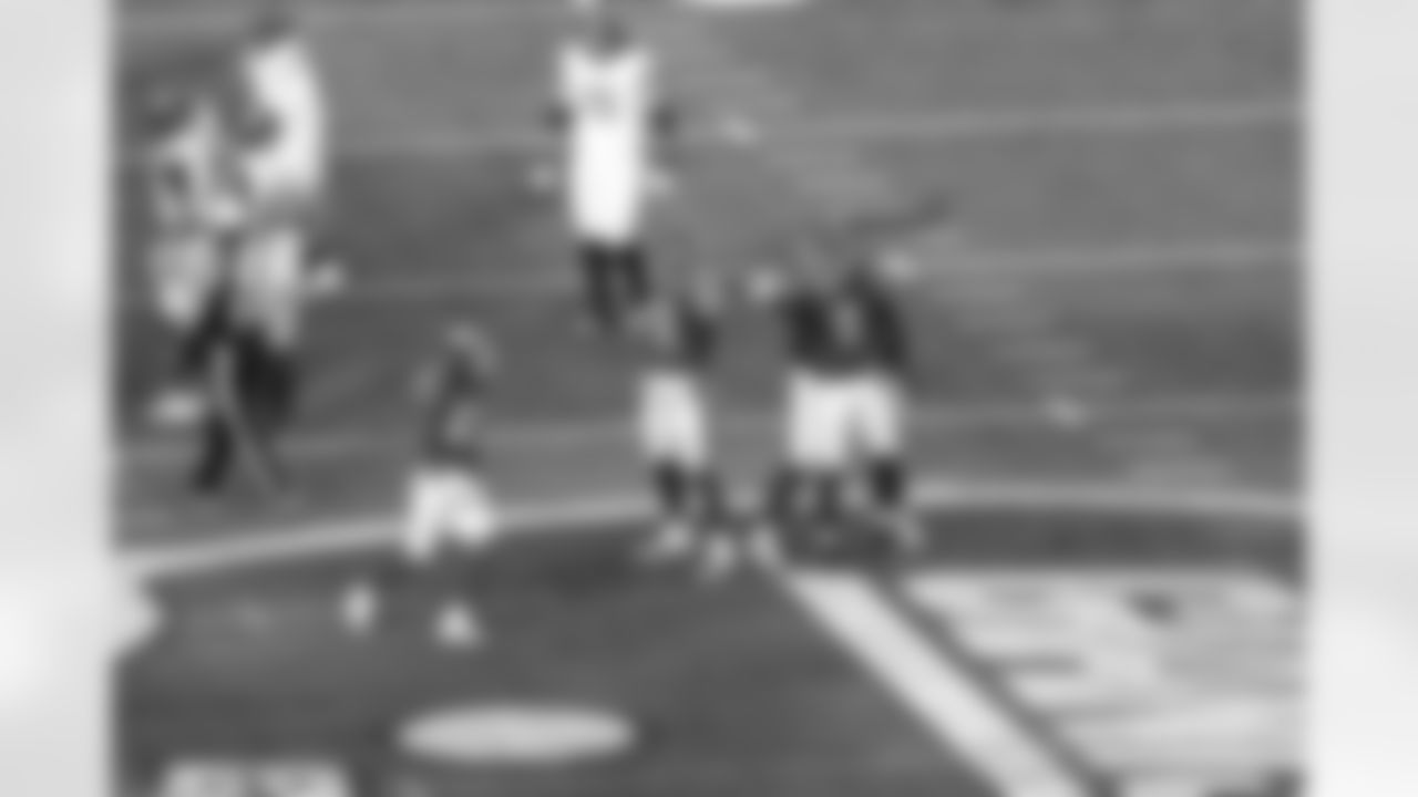 OLB Brian Burns (0) , OLB Abdul Carter (51)