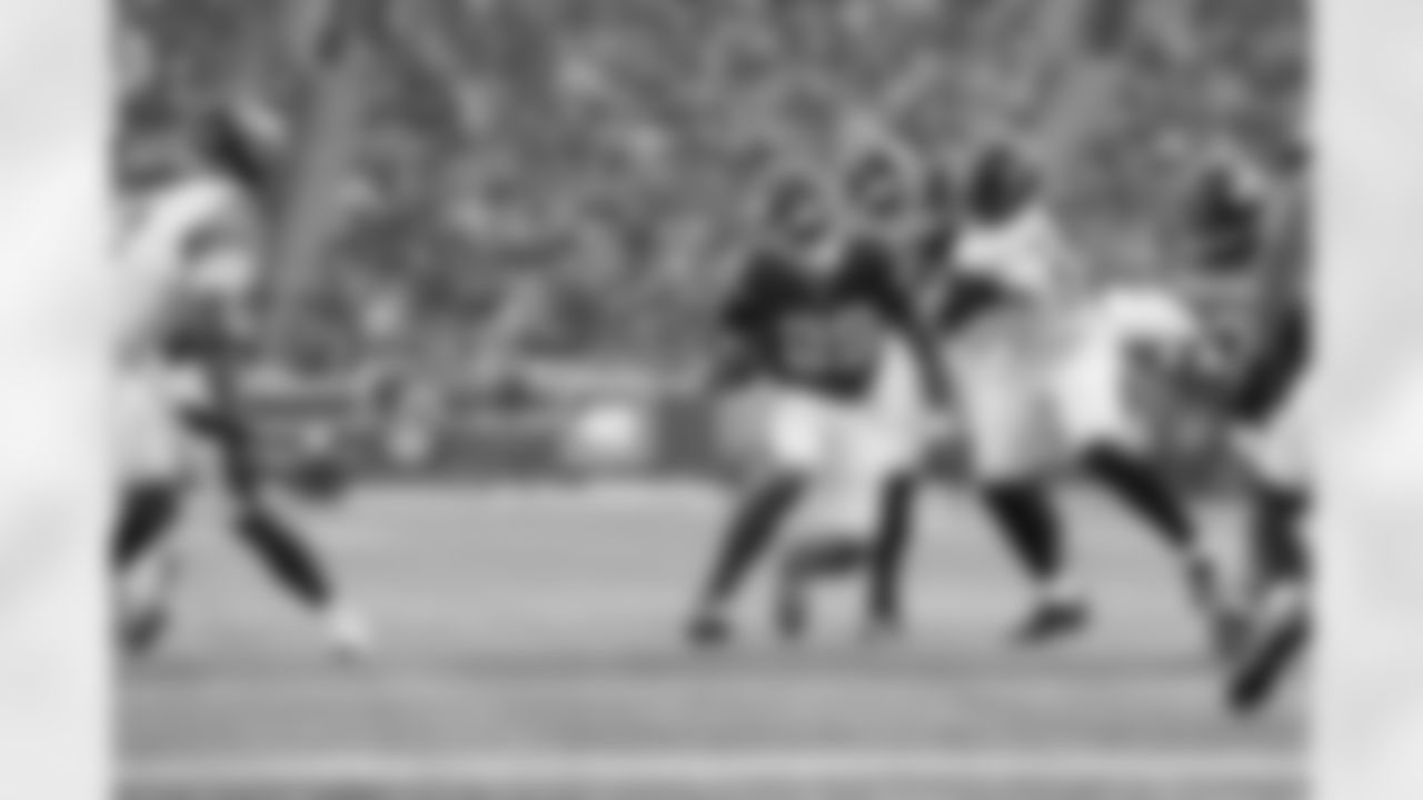 RB Tyrone Tracy Jr. (29)