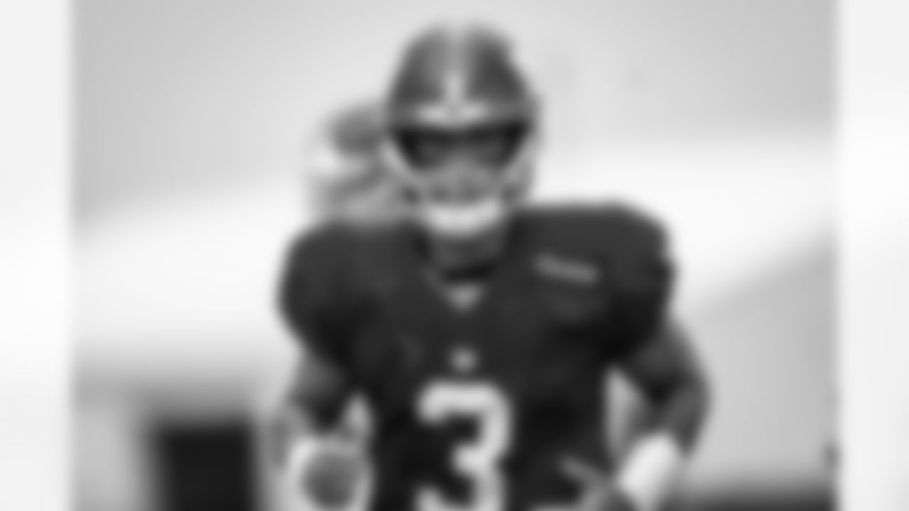 QB Russell Wilson (3)