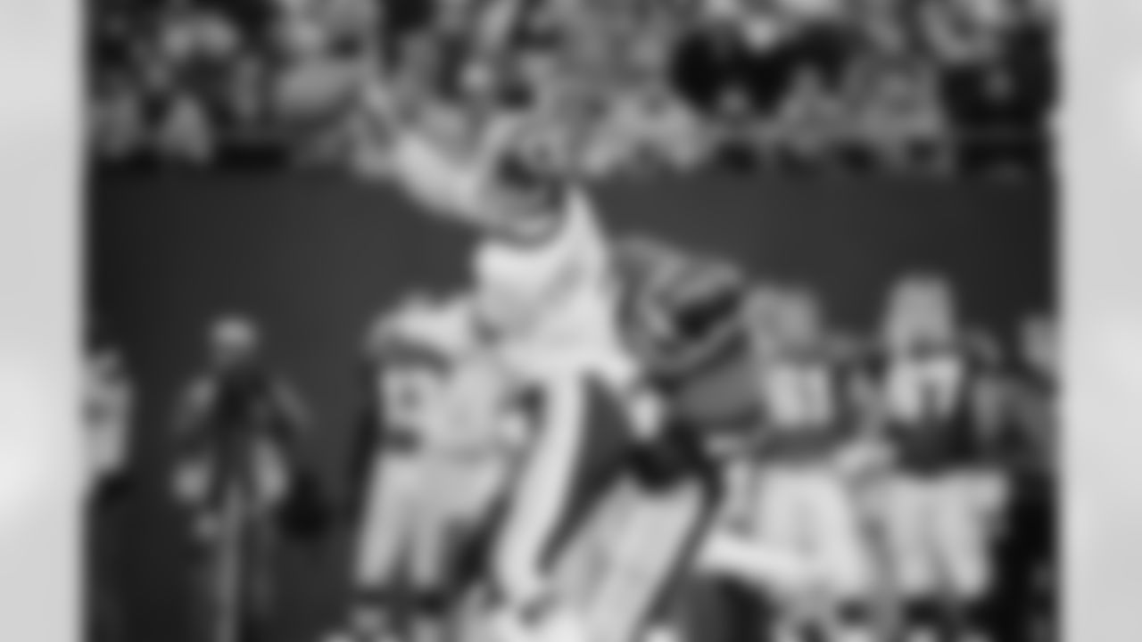 1983 (tied) Lawrence Taylor/George Martin - 9 sacks