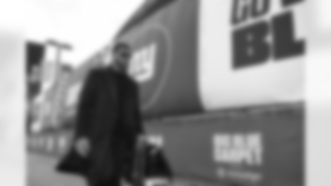 QB Russell Wilson (3)