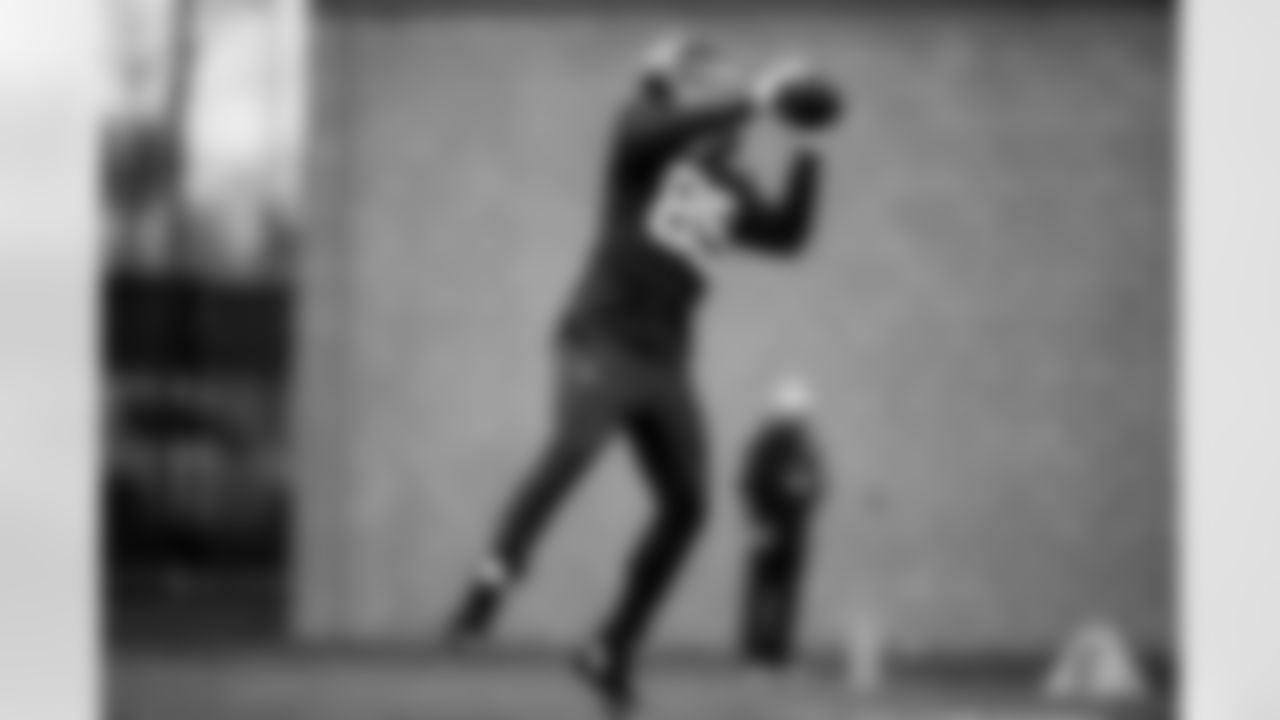 WR Isaiah Hodgins (89)