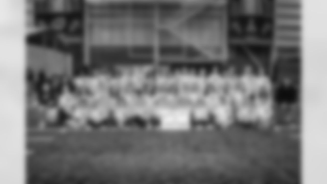 New York Giants tight end Thomas Fidone II (86),New York Giants defensive tackle Roy Robertson-Harris (95)