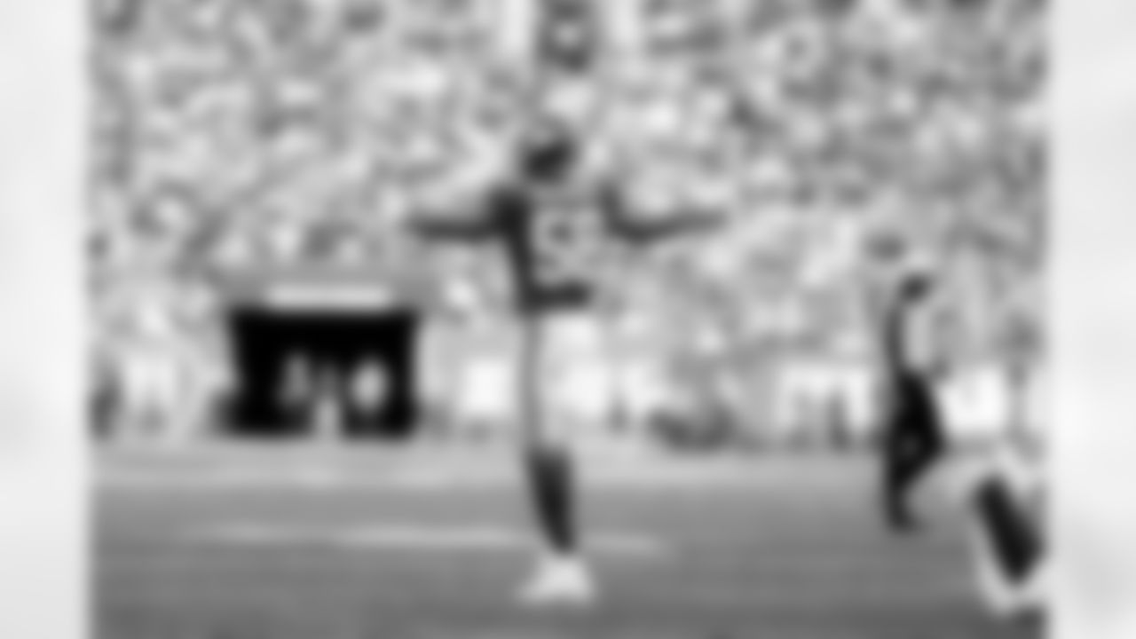 ILB Bobby Okereke (58)