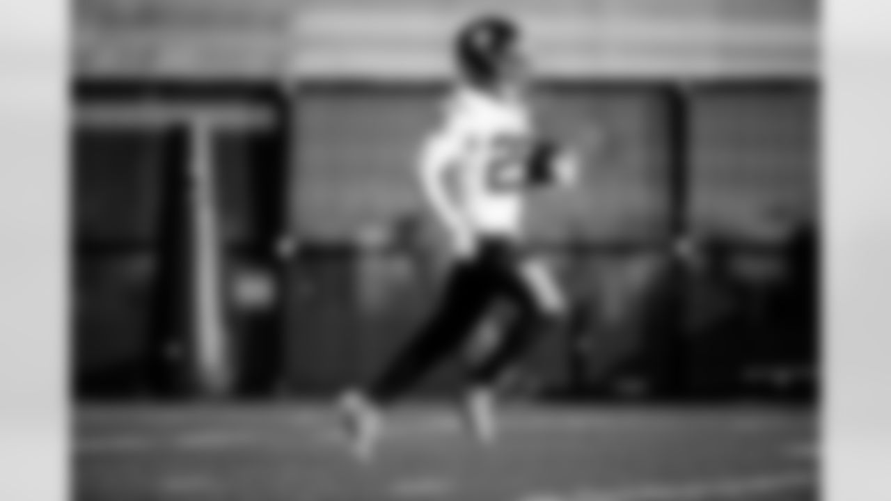 RB Tyrone Tracy Jr. (29)