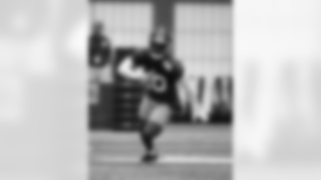WR Montrell Washington