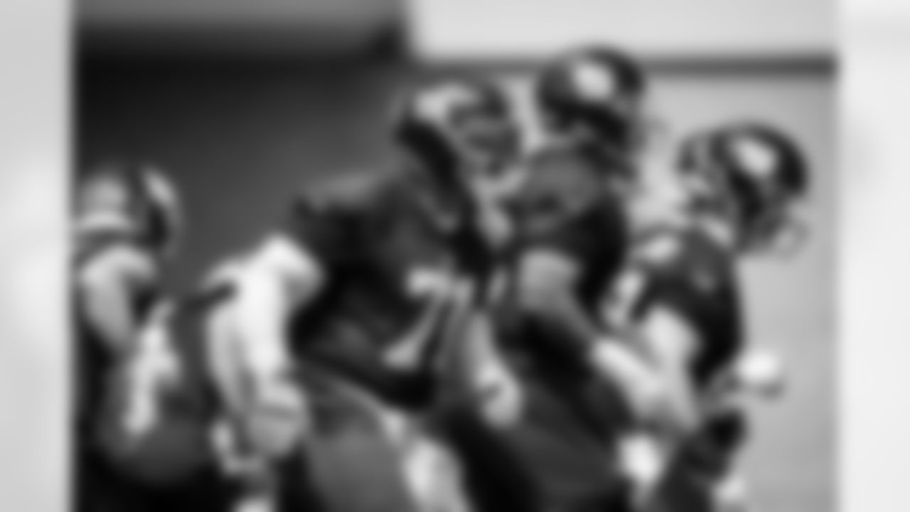 OL Marcus Mbow (71)