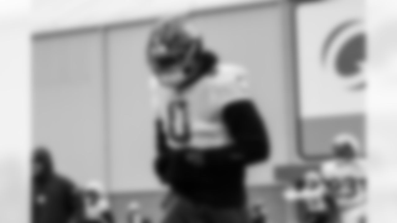 OLB Brian Burns (0)