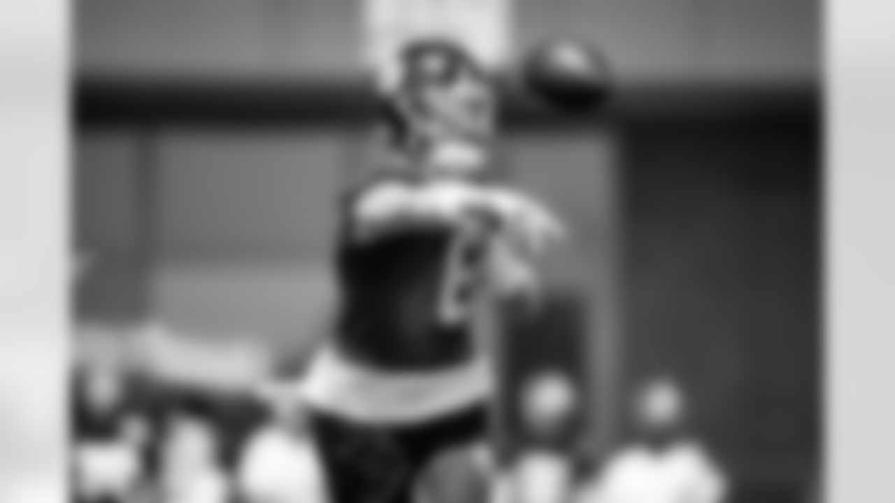 QB Jaxson Dart (6)