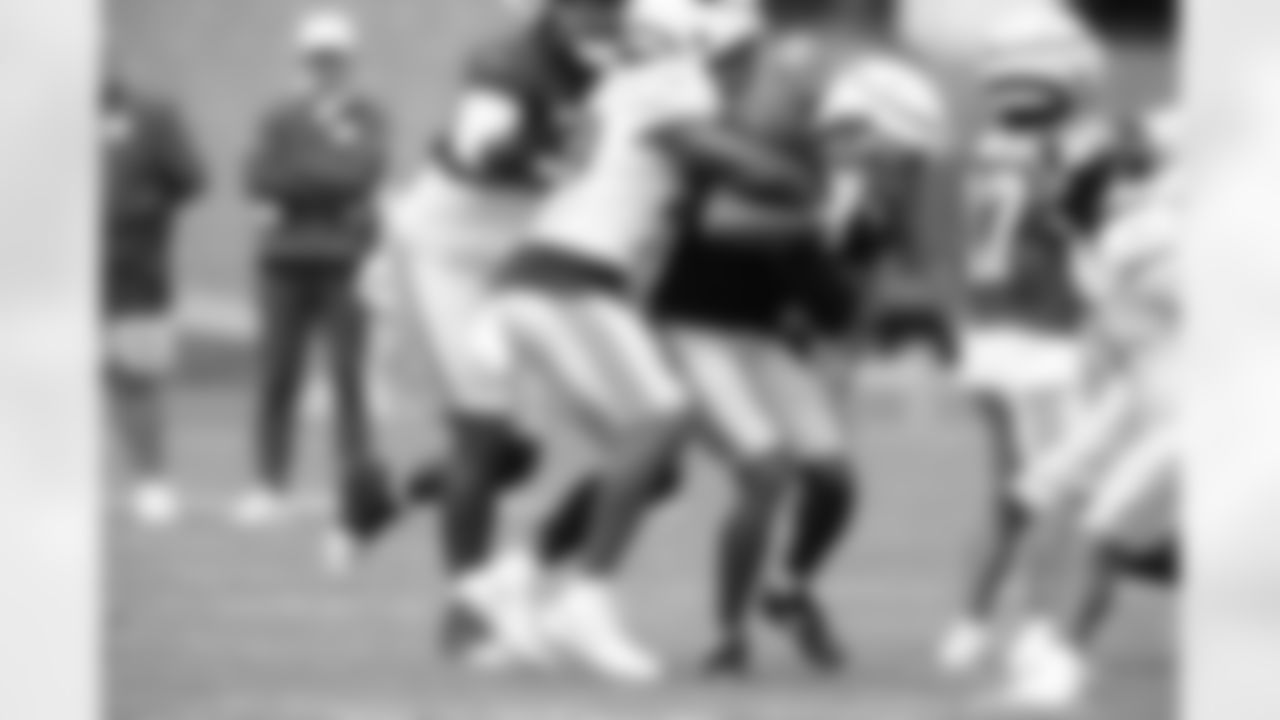 New York Giants wide receiver Darius Slayton (18)
