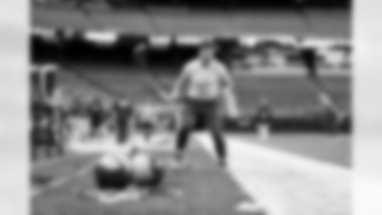 TE Daniel Bellinger (82)