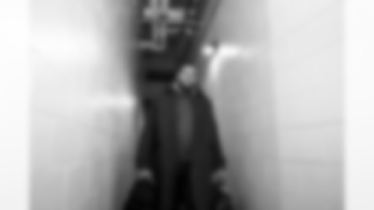 G Greg Van Roten (74)