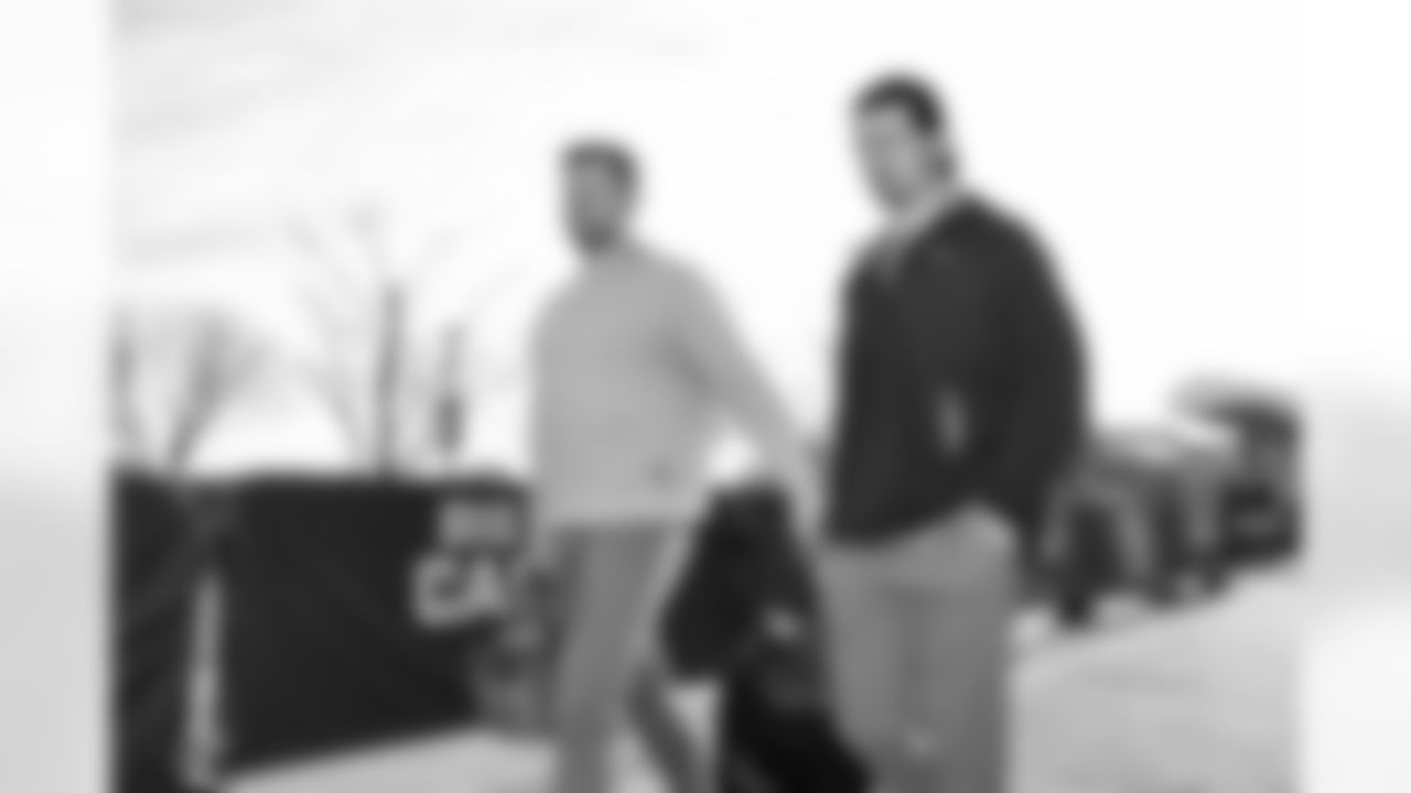 P Jamie Gillan (12) LS Casey Kreiter (59)