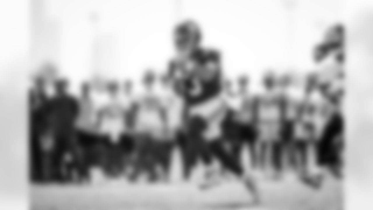 QB Russell Wilson (3)