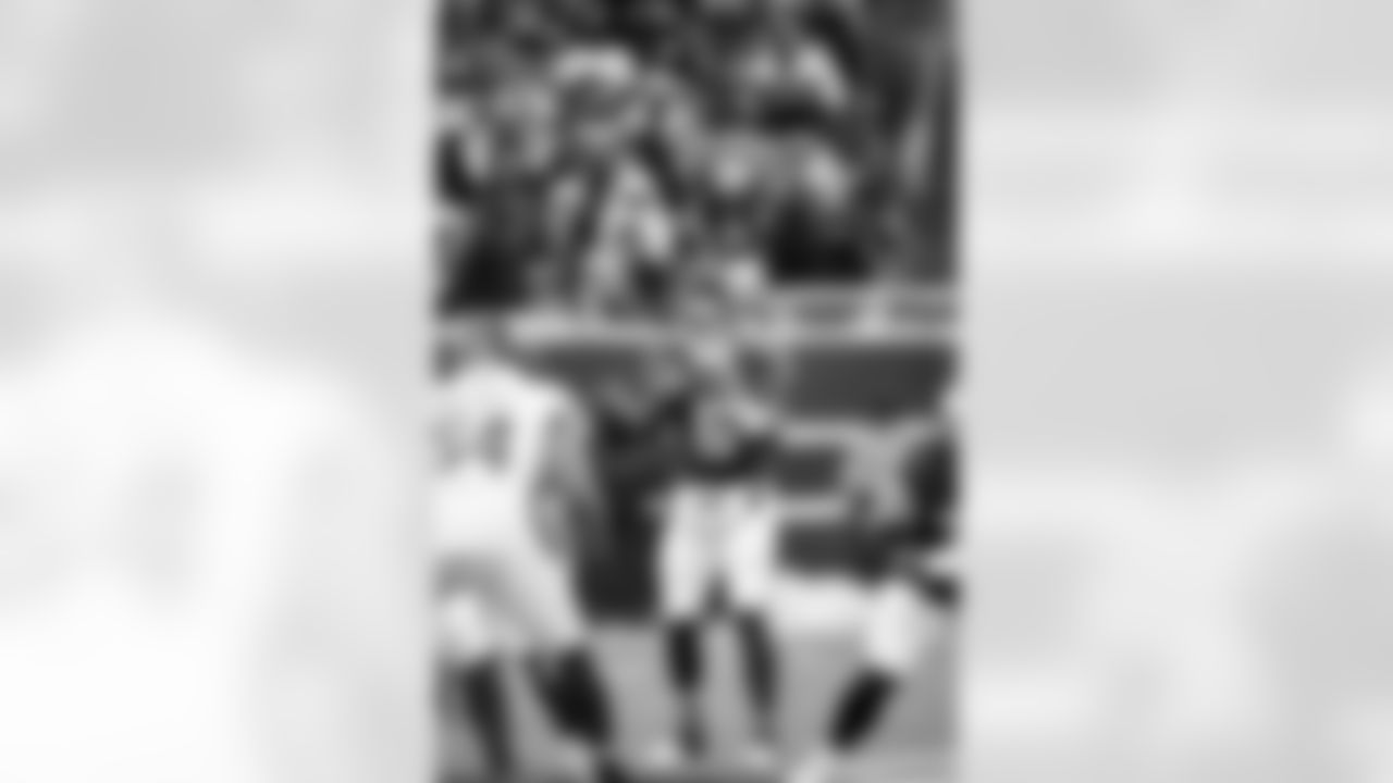 TE Daniel Bellinger (82)