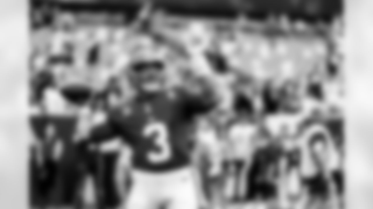 QB Russell Wilson (3)