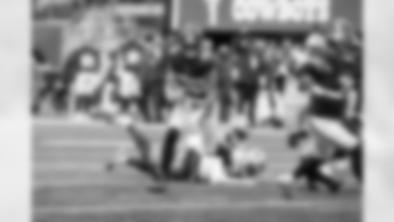 TE Daniel Bellinger (82)